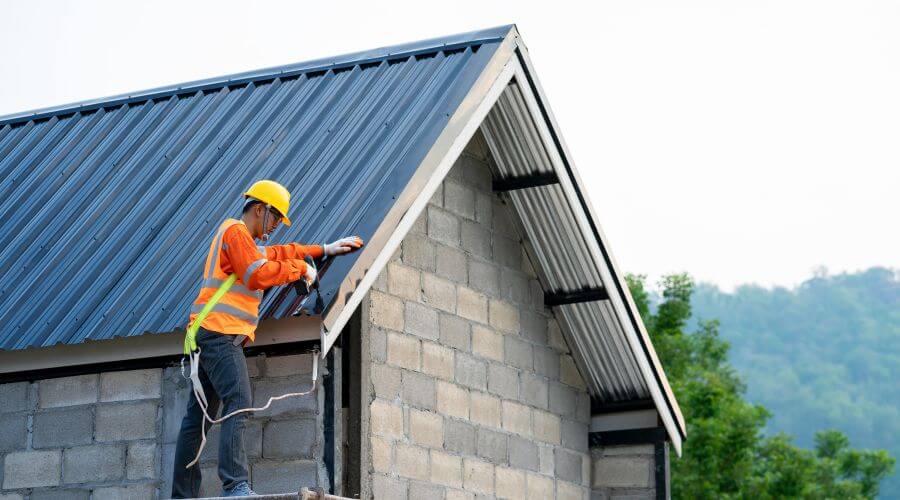 Professional Flat Roofing Installation in Paradise, MI
